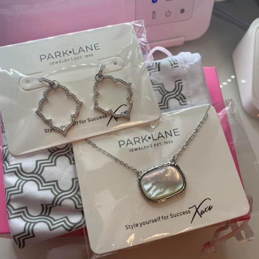 April Sparkle Box - Picture 4 of 9